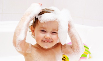 Каким средством купать ребенка - как подобрать средство для купания