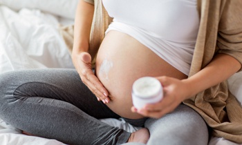 Косметика во время беременности и кормления: какой уходовой косметикой можно пользоваться